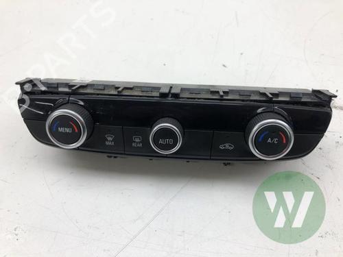 Used Climate control OPEL CROSSLAND X / CROSSLAND (P17, P2QO) 1.2 (75) (110 hp) 31855220