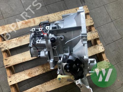 Gearbox OPEL CORSA F (P2JO) 1.2 (68) | BP38202483M3 - Image 5