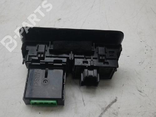 Switch JAGUAR XE (X760) 2.0 D | BP8071329I30 