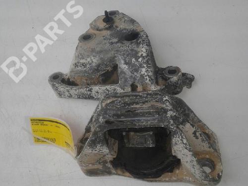Used Support NISSAN QASHQAI II SUV (J11, J11_) 1.3 DIG-T (160 hp) 9102716