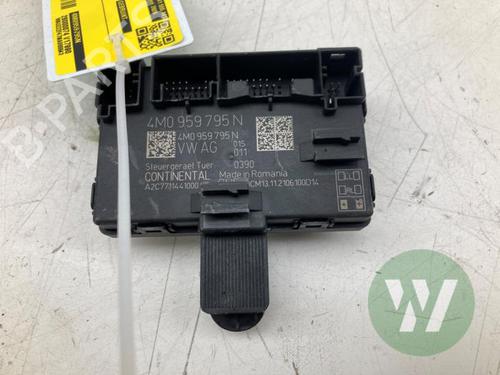 Used Electronic module Electronic module AUDI A4 Allroad B9 (8WH, 8WJ) 50 TDI Mild Hybrid quattro (286 hp) 39914973 39914973