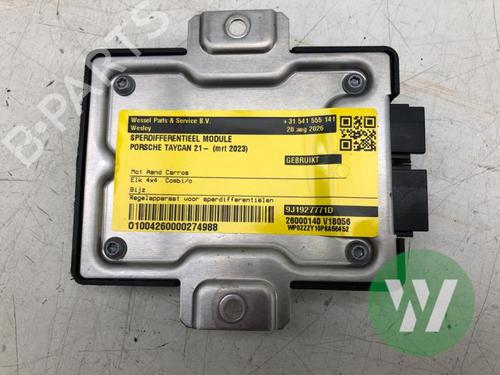 Used Electronic module Electronic module PORSCHE TAYCAN Cross Turismo (Y1B) 4S Performance Battery Plus (Y1BDB1) (571 hp) 39916044 39916044
