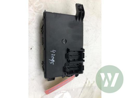Used Fuse box Fuse box OPEL CORSA D (S07) 1.3 CDTI (L08, L68) (75 hp) 33971630 33971630