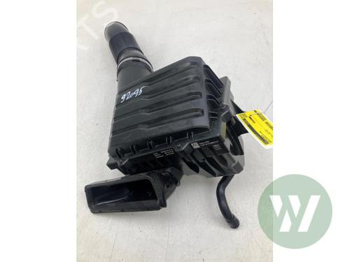 Used Air filter box Air filter box SKODA OCTAVIA IV Combi (NX5, PV5) 1.5 TSI (116 hp) 39916337 39916337