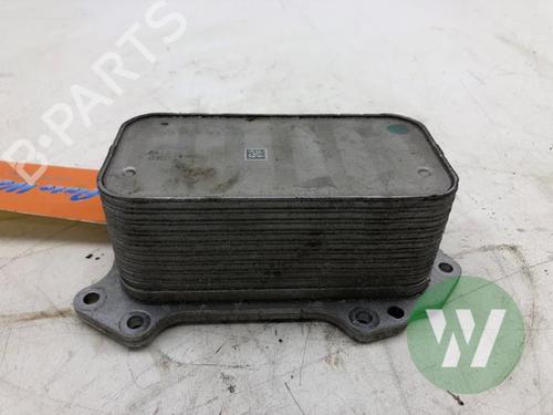 Używane Chłodnica oleju MERCEDES-BENZ C-CLASS T-Model (S205) C 300 EQ Boost 4-matic (205.284) (258 hp) 31319804