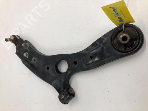 Used Right front suspension arm KIA CARENS IV 1.6 GDi (135 hp) 30052558