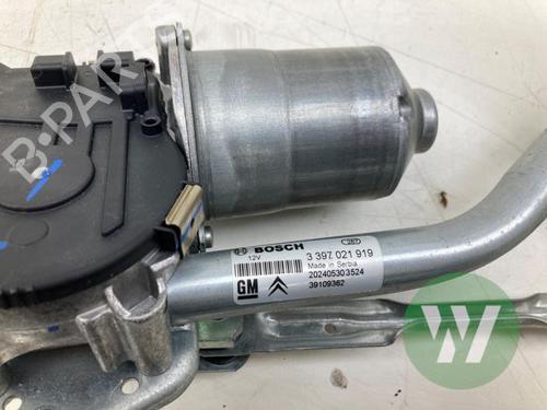 Used Front wiper motor OPEL CROSSLAND X / CROSSLAND (P17, P2QO) 1.2 (75) (131 hp) 32974691