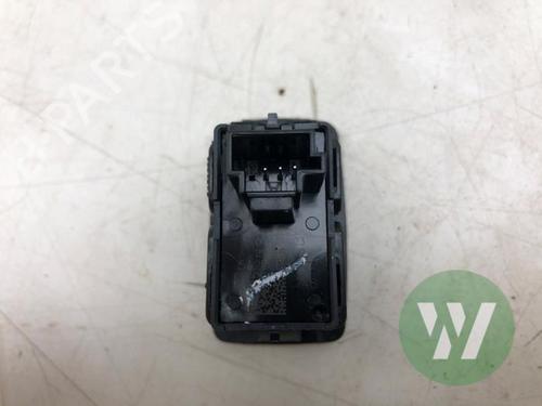 Switch BMW X1 (U11) xDrive 30e Plug-in-Hybrid | BP39915275I30 - Image 3