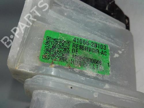 Brake fluid reservoir KIA NIRO I (DE) 1.6 GDI Hybrid | BP20339899M118 