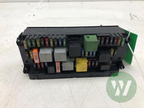 Used Fuse box Fuse box 38051577 38051577