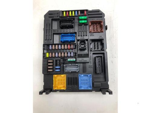 Used Fuse box OPEL GRANDLAND / GRANDLAND X (A18, P1UO) 1.6 Turbo Hybrid4 (300 hp) 19275960