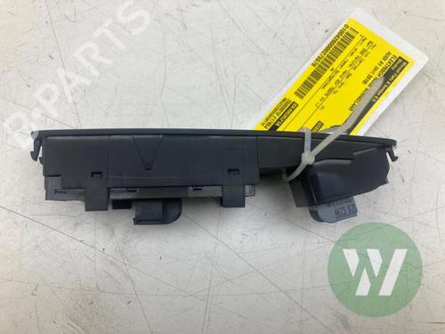 Switch AUDI A1 Sportback (8XA, 8XF) 1.0 TFSI | BP38734162I30 - Image 3