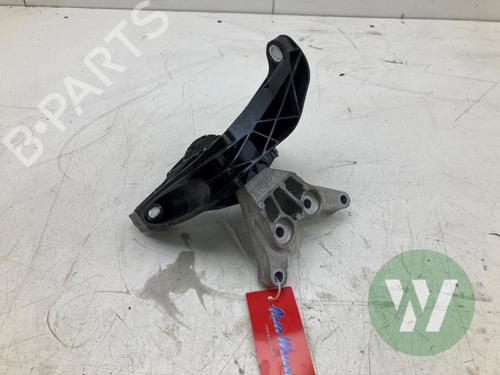 Used Gearbox mount Gearbox mount OPEL CROSSLAND X / CROSSLAND (P17, P2QO) 1.2 (75) (131 hp) 35798119 35798119