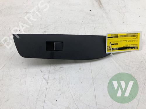 Used Switch Switch SUZUKI SWACE (AMZ_) 1.8 Hybrid (122 hp) 39914518 39914518