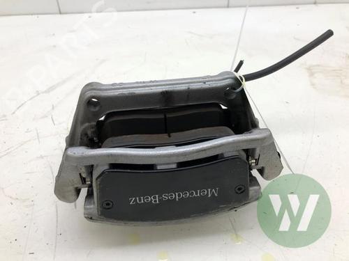Used Right front brake caliper Right front brake caliper MERCEDES-BENZ CLA Shooting Brake (X118) CLA 200 Mild-Hybrid (118.687) (163 hp) 39915164 39915164