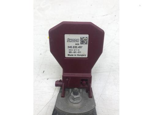Antenne/Base SKODA SUPERB III Estate (3V5) 2.0 TDI 4x4 (190 hp) 16461033