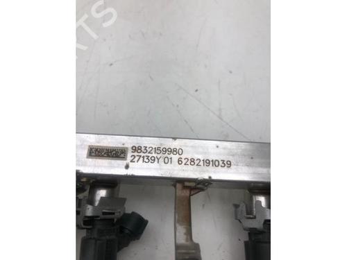 Used Injection rail OPEL CORSA F (P2JO) 1.2 (68) (75 hp) 14579645