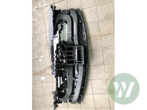 tablier-renault-megane-e-tech-suv-2021-39915865 main image
