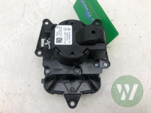 Switch MERCEDES-BENZ M-CLASS (W166) ML 350 BlueTEC 4-matic (166.024, 166.023) | BP37641586I30 - Image 2