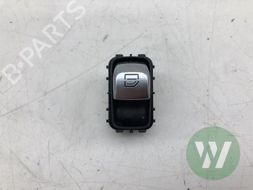 Kombi Kontakt / Stilkkontakt MERCEDES-BENZ E-CLASS T-Model (S213) E 200 (213.242) (184 hp) 31937002