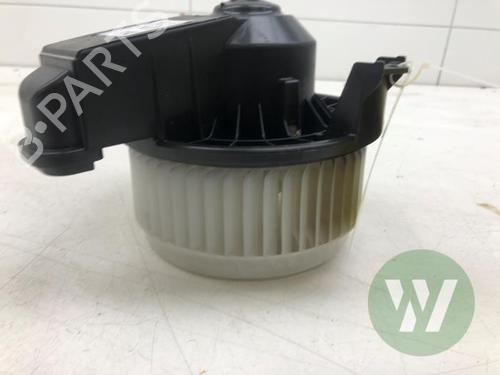 Heater blower motor JAGUAR F-PACE (X761) 2.0 Ti4 AWD | BP32133872M62