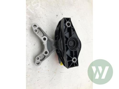 Getriebehalter für OPEL CORSA F (P2JO) 1.2 (68) (101 hp) 31372429