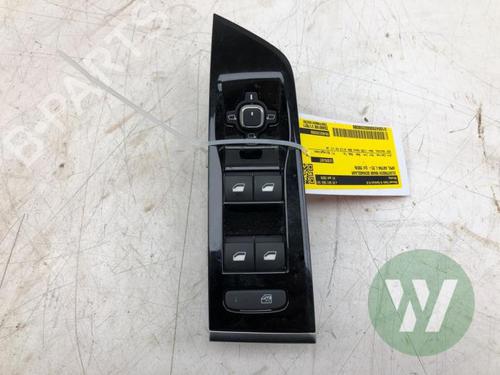 Used Switch Switch OPEL CROSSLAND X / CROSSLAND (P17, P2QO) 1.2 (75) (131 hp) 33675900 33675900