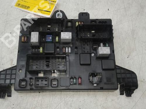 Used Fuse box VAUXHALL ZAFIRA Mk III (P12) 1.6 CDTi (75) (136 hp) 5834720