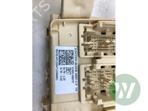 fuse-box-kia-stonic-yb-2017-32195510 main image