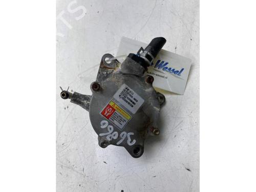 Used Vacuum pump ZASTAVA RIVAL Platform/Chassis 2.5 D (82 hp) 16074932