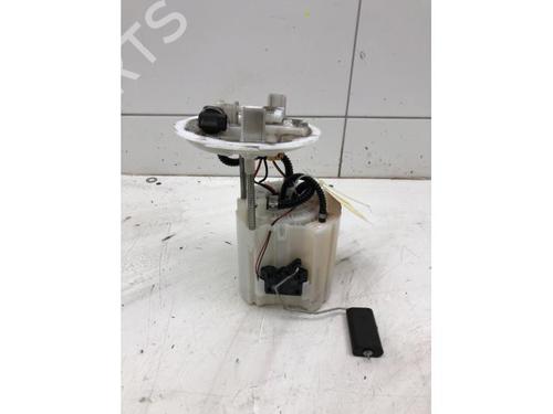 Used Fuel pump MERCEDES-BENZ CLA Shooting Brake (X117) CLA 200 (117.943) (156 hp) 23410455