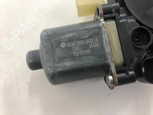 Right front window motor VW GOLF VIII (CD1, DA1) 1.5 eTSI | BP39914039E20 - Image 2