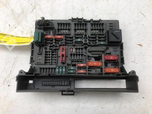 Used Fuse box BMW 3 (E90) 318 d (136 hp) 11826833