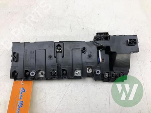 Used Fuse box Fuse box MERCEDES-BENZ VITO Van (W447) 111 CDI (447.601, 447.603, 447.605) (114 hp) 32744140 32744140