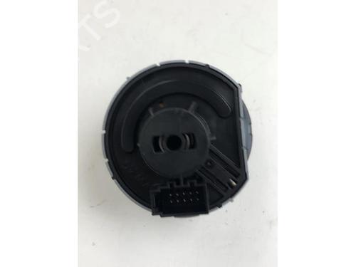 Headlight switch SKODA FABIA III Estate (NJ5) 1.0 TSI | BP19477070I24 