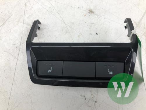 Used Switch Switch SKODA OCTAVIA III Combi (5E5, 5E6) 2.0 TDI (150 hp) 33809135 33809135