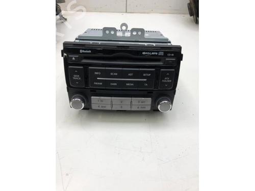 Used Radio HYUNDAI i20 I (PB, PBT) 1.2 (86 hp) 18484283
