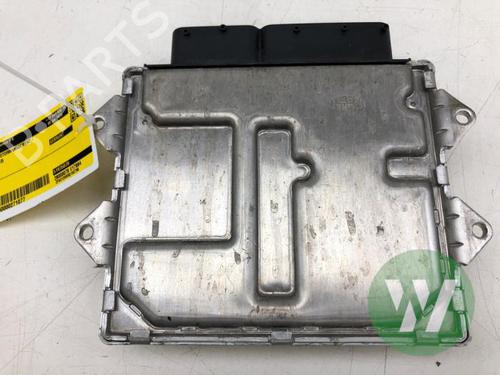 Used Engine control unit (ECU) Engine control unit (ECU) FIAT 500 C (312_) 0.9 (312AXN1A, 312AXN11) (80 hp) 36379686 36379686