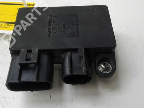 Used Control unit TOYOTA YARIS (_P13_) 1.5 Hybrid (NHP130_) (101 hp) 9526508