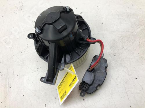 Used Heater blower motor MERCEDES-BENZ EQV (W447) EQV 300 (447.813, 447.815) (204 hp) 24431521
