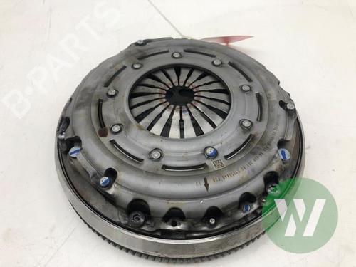 Used Flywheel OPEL CORSA F (P2JO) 1.2 (68) (101 hp) 31577270