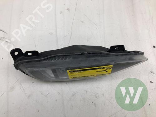 Right front fog light VOLVO XC90 II (256) T6 AWD | BP33244719C31 - Image 2