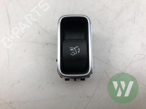 switch-mercedes-benz-gle-v167-2018-34166481 main image