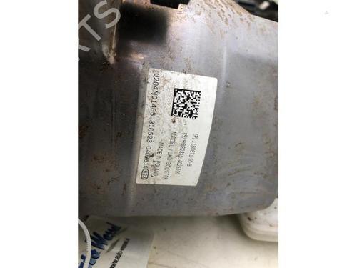 Servo brake TESLA MODEL Y (5YJY) EV Performance All-wheel Drive | BP39913483M42 - Image 3