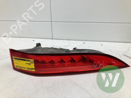 right-taillight-jaguar-f-pace-x761-2015-32127026 main image