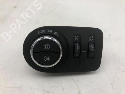 Used Headlight switch OPEL COMBO Box Body/MPV (K9) 1.5 D (131 hp) 30529572