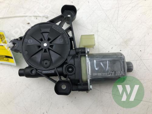 electronic-module-audi-a4-b9-avant-8w5-8wd-2015-34530427 main image