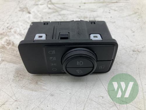Used Headlight switch Headlight switch FORD TRANSIT CUSTOM V710 Van (NRN) 2.5 Duratec Plug-in-Hybrid (232 hp) 39916291 39916291