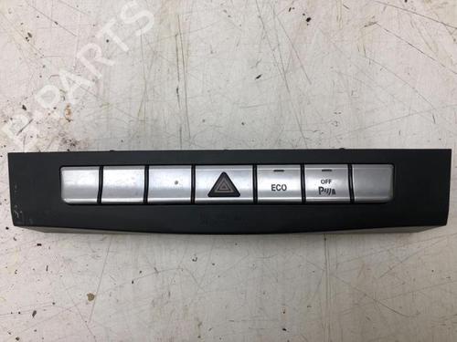 Used Warning switch MERCEDES-BENZ E-CLASS (W212) E 200 CDI / BlueTEC (212.005, 212.006) (136 hp) 13083661