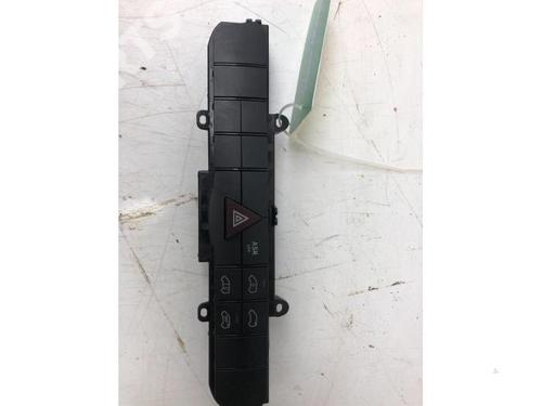 Used Warning switch MERCEDES-BENZ VITO / MIXTO Van (W639) 110 CDI (639.601, 639.603, 639.605) (95 hp) 12102090